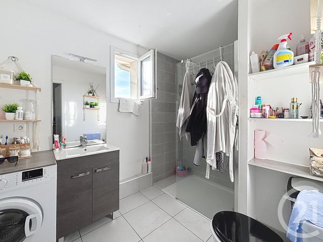 Appartement à louer - 2 pièces - 41.5 m2 - DAMMARIE LES LYS - 77 - ILE-DE-FRANCE - Century 21 Cerim