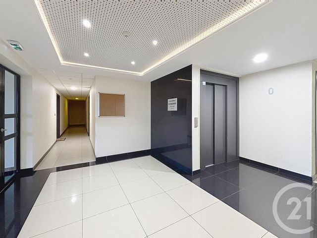 Appartement à louer - 2 pièces - 41.5 m2 - DAMMARIE LES LYS - 77 - ILE-DE-FRANCE - Century 21 Cerim