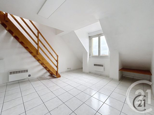 Appartement Duplex à vendre - 2 pièces - 30.02 m2 - MELUN - 77 - ILE-DE-FRANCE - Century 21 Cerim