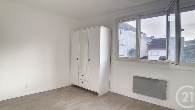 Appartement à louer - 2 pièces - 35.0 m2 - MELUN - 77 - ILE-DE-FRANCE - Century 21 Cerim