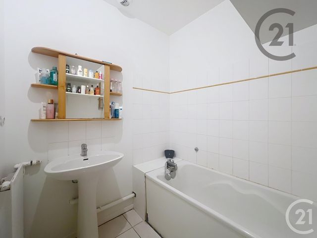 Appartement F1 à louer - 1 pièce - 22.55 m2 - SAVIGNY LE TEMPLE - 77 - ILE-DE-FRANCE - Century 21 Cerim