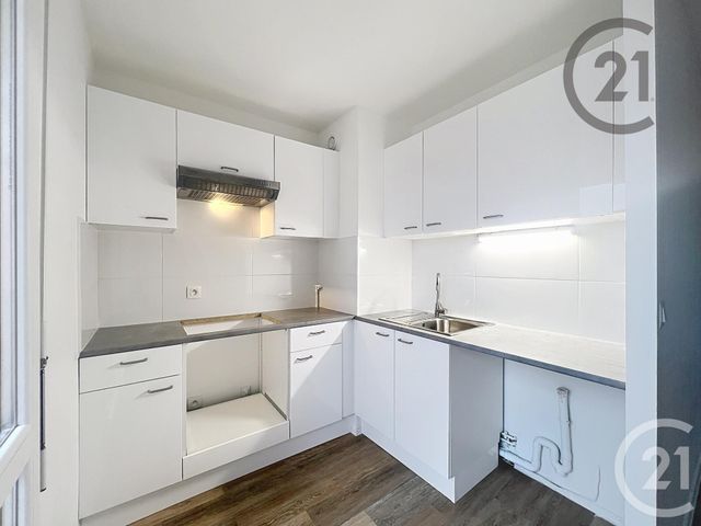Appartement F1 à louer - 1 pièce - 35.8 m2 - MELUN - 77 - ILE-DE-FRANCE - Century 21 Cerim