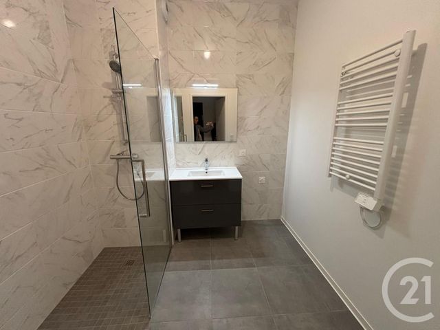 Appartement F3 à vendre - 3 pièces - 59.0 m2 - MELUN - 77 - ILE-DE-FRANCE - Century 21 Cerim