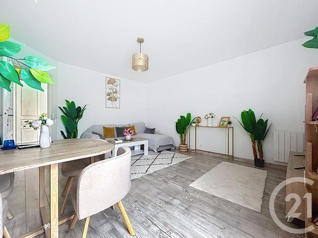 Appartement F3 à vendre - 3 pièces - 62.44 m2 - MELUN - 77 - ILE-DE-FRANCE - Century 21 Cerim