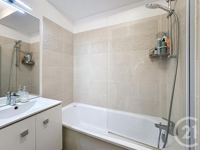 Appartement F3 à vendre - 3 pièces - 62.7 m2 - 77 - ILE-DE-FRANCE - Century 21 Cerim