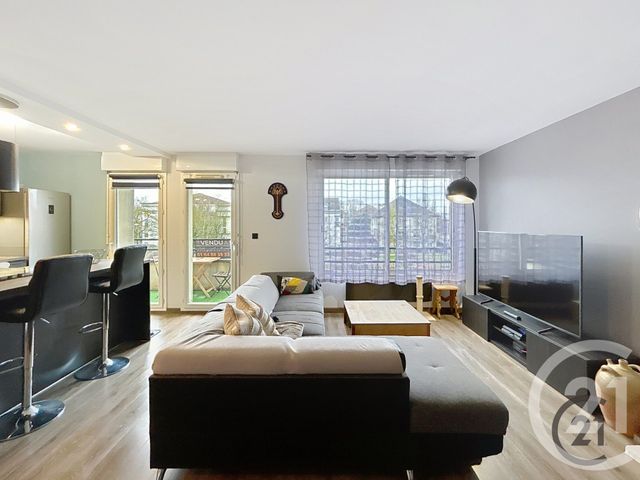 Appartement F4 à vendre - 4 pièces - 76.15 m2 - MOISSY CRAMAYEL - 77 - ILE-DE-FRANCE - Century 21 Cerim