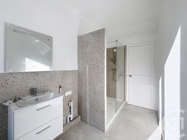 Appartement à louer - 3 pièces - 82.53 m2 - MELUN - 77 - ILE-DE-FRANCE - Century 21 Cerim