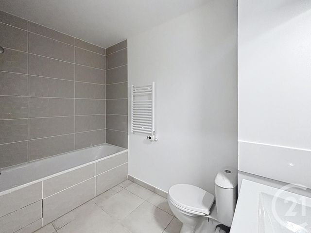 Appartement F2 à louer - 2 pièces - 41.6 m2 - DAMMARIE LES LYS - 77 - ILE-DE-FRANCE - Century 21 Cerim