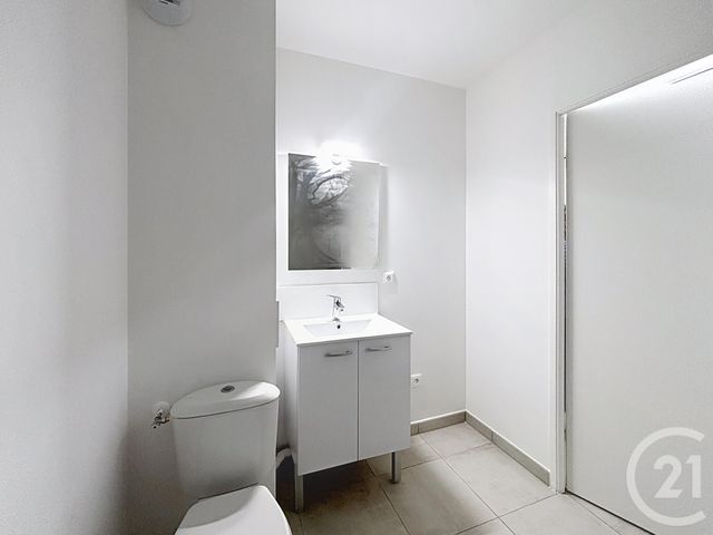 Appartement F2 à louer - 2 pièces - 41.6 m2 - DAMMARIE LES LYS - 77 - ILE-DE-FRANCE - Century 21 Cerim