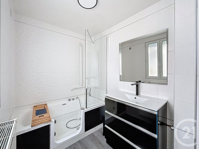 Appartement F2 à louer - 2 pièces - 63.55 m2 - MELUN - 77 - ILE-DE-FRANCE - Century 21 Cerim