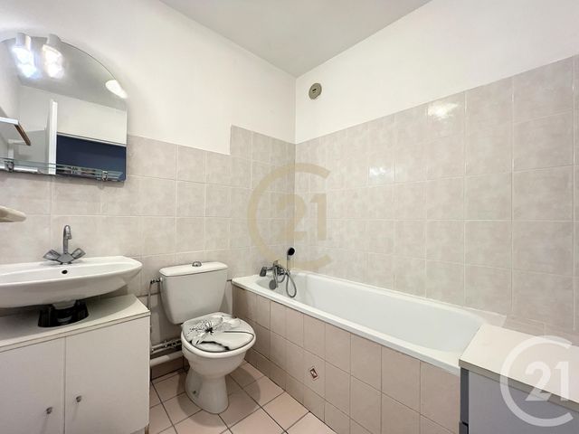 Appartement Studio à louer - 1 pièce - 26.12 m2 - MELUN - 77 - ILE-DE-FRANCE - Century 21 Cerim