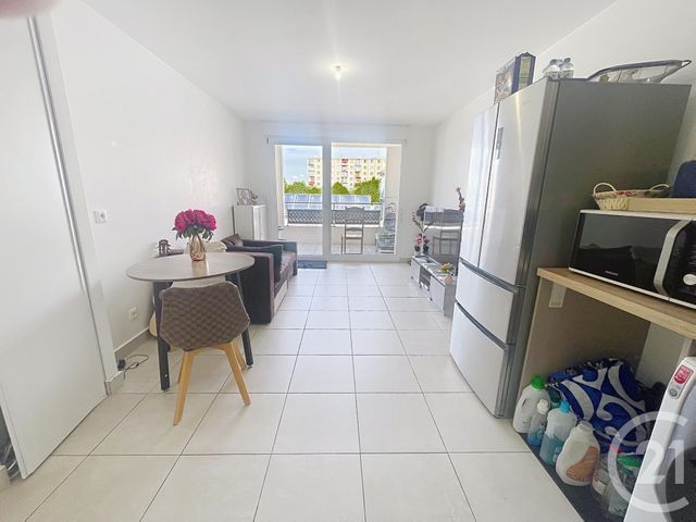 Appartement T2 à vendre - 2 pièces - 42.58 m2 - MELUN - 77 - ILE-DE-FRANCE - Century 21 Cerim