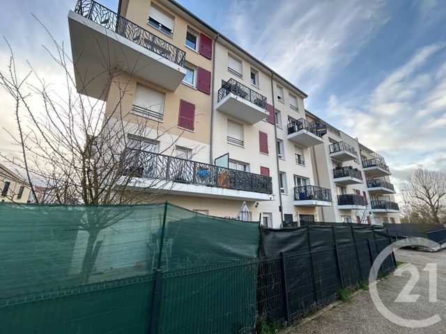 Appartement F3 à louer - 3 pièces - 63.6 m2 - DAMMARIE LES LYS - 77 - ILE-DE-FRANCE - Century 21 Cerim