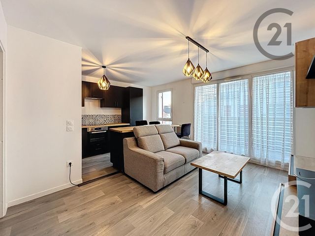 Appartement F3 à louer - 3 pièces - 63.6 m2 - DAMMARIE LES LYS - 77 - ILE-DE-FRANCE - Century 21 Cerim