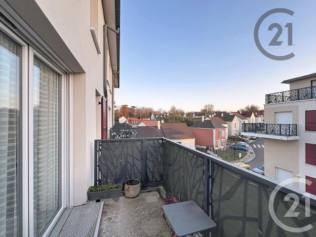 Appartement F3 à louer - 3 pièces - 63.6 m2 - DAMMARIE LES LYS - 77 - ILE-DE-FRANCE - Century 21 Cerim