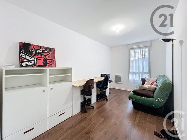 Appartement F3 à louer - 3 pièces - 63.6 m2 - DAMMARIE LES LYS - 77 - ILE-DE-FRANCE - Century 21 Cerim