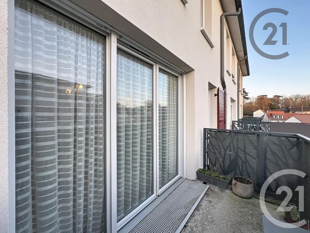 Appartement F3 à louer - 3 pièces - 63.6 m2 - DAMMARIE LES LYS - 77 - ILE-DE-FRANCE - Century 21 Cerim
