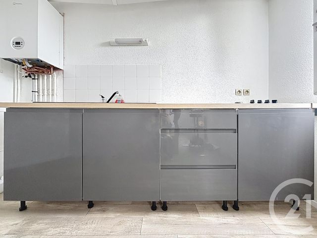 Appartement F2 à louer - 2 pièces - 47.01 m2 - MELUN - 77 - ILE-DE-FRANCE - Century 21 Cerim