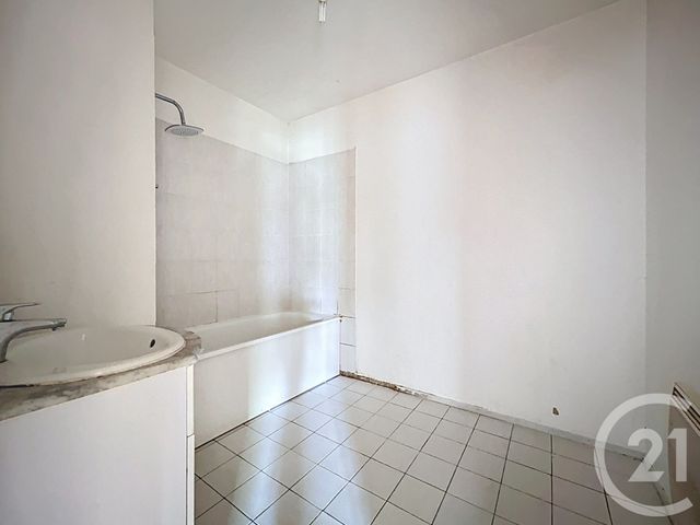 Appartement F4 à vendre - 4 pièces - 88.16 m2 - LE MEE SUR SEINE - 77 - ILE-DE-FRANCE - Century 21 Cerim