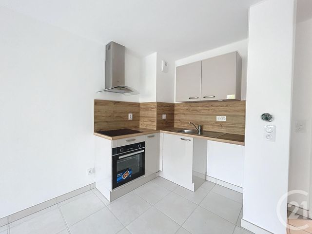 Appartement F2 à louer - 2 pièces - 40.25 m2 - DAMMARIE LES LYS - 77 - ILE-DE-FRANCE - Century 21 Cerim
