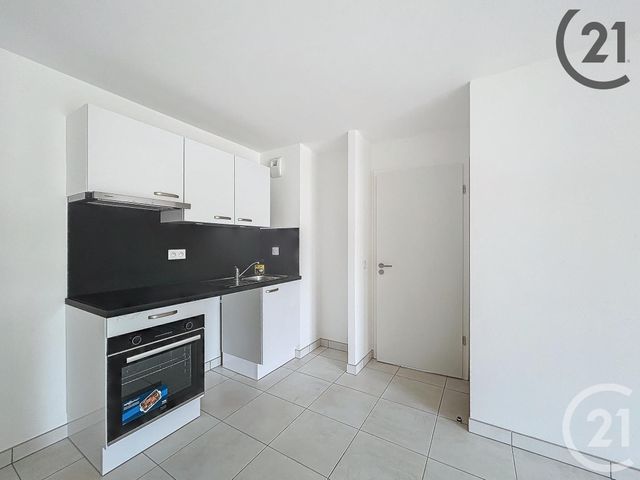 Appartement F2 à louer - 2 pièces - 42.0 m2 - DAMMARIE LES LYS - 77 - ILE-DE-FRANCE - Century 21 Cerim