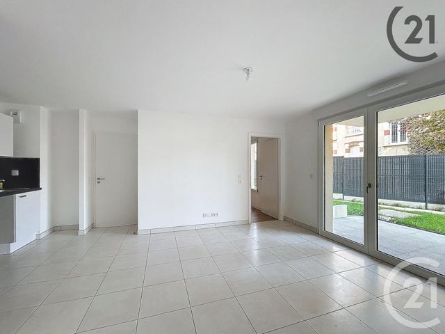 Appartement F2 à louer - 2 pièces - 42.0 m2 - DAMMARIE LES LYS - 77 - ILE-DE-FRANCE - Century 21 Cerim