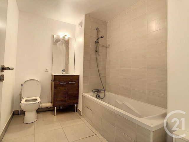 Appartement F3 à louer - 3 pièces - 59.2 m2 - MELUN - 77 - ILE-DE-FRANCE - Century 21 Cerim