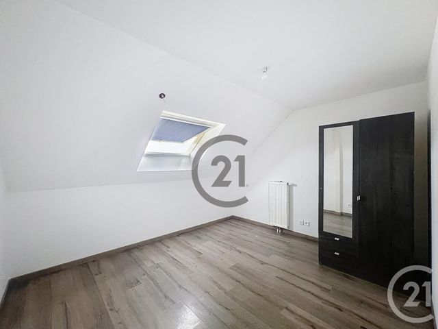 Appartement F3 à louer - 3 pièces - 59.2 m2 - MELUN - 77 - ILE-DE-FRANCE - Century 21 Cerim