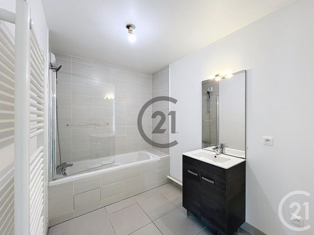 Appartement F4 à louer - 4 pièces - 69.3 m2 - MELUN - 77 - ILE-DE-FRANCE - Century 21 Cerim