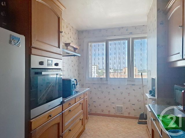 Appartement F4 à vendre - 4 pièces - 77.03 m2 - MELUN - 77 - ILE-DE-FRANCE - Century 21 Cerim