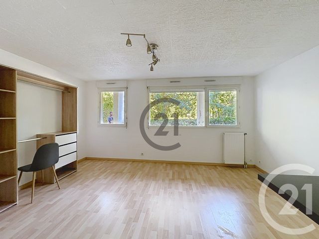 Appartement F1 à louer - 1 pièce - 30.8 m2 - SAVIGNY LE TEMPLE - 77 - ILE-DE-FRANCE - Century 21 Cerim