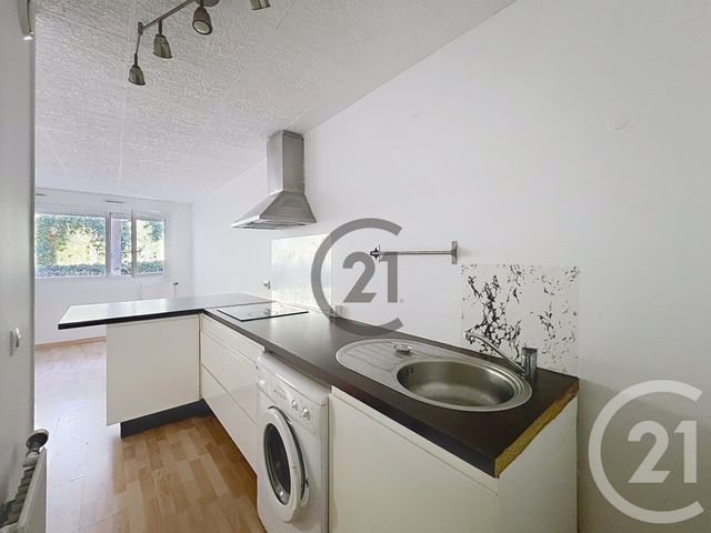 Appartement F1 à louer - 1 pièce - 30.8 m2 - SAVIGNY LE TEMPLE - 77 - ILE-DE-FRANCE - Century 21 Cerim
