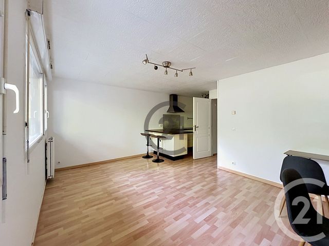 Appartement F1 à louer - 1 pièce - 30.8 m2 - SAVIGNY LE TEMPLE - 77 - ILE-DE-FRANCE - Century 21 Cerim