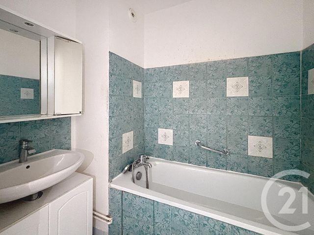 Appartement F3 à louer - 3 pièces - 72.72 m2 - MELUN - 77 - ILE-DE-FRANCE - Century 21 Cerim