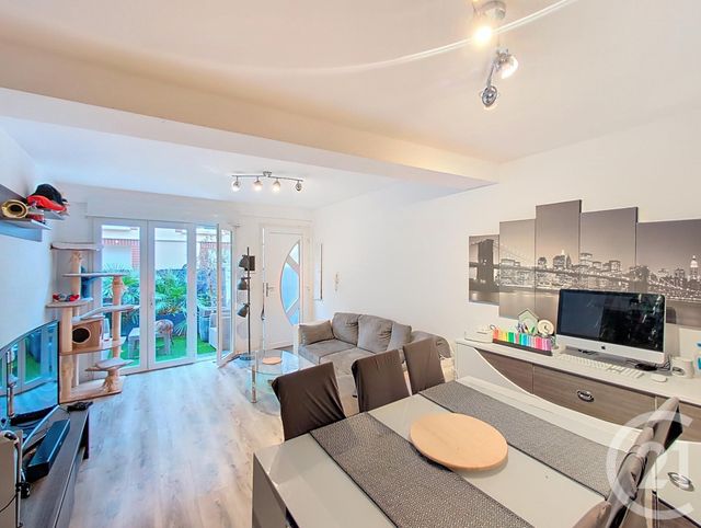 Appartement F3 à vendre - 3 pièces - 56.0 m2 - MELUN - 77 - ILE-DE-FRANCE - Century 21 Cerim