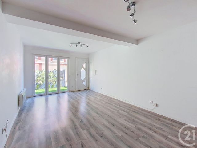 Appartement F3 à vendre - 3 pièces - 56.0 m2 - MELUN - 77 - ILE-DE-FRANCE - Century 21 Cerim