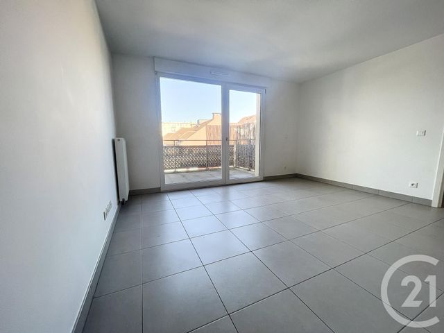 Appartement F2 à louer - 2 pièces - 43.6 m2 - MELUN - 77 - ILE-DE-FRANCE - Century 21 Cerim