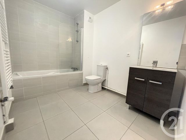 Appartement F2 à louer - 2 pièces - 43.6 m2 - MELUN - 77 - ILE-DE-FRANCE - Century 21 Cerim