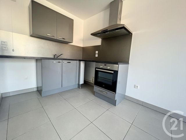 Appartement F2 à louer - 2 pièces - 43.6 m2 - MELUN - 77 - ILE-DE-FRANCE - Century 21 Cerim