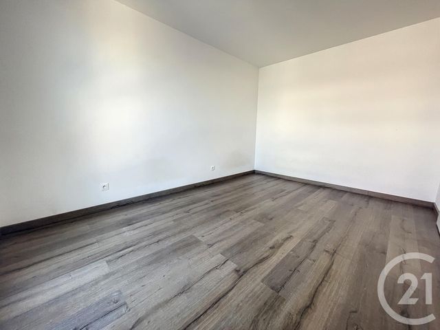 Appartement F2 à louer - 2 pièces - 43.6 m2 - MELUN - 77 - ILE-DE-FRANCE - Century 21 Cerim