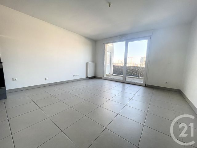 Appartement F2 à louer - 2 pièces - 43.6 m2 - MELUN - 77 - ILE-DE-FRANCE - Century 21 Cerim
