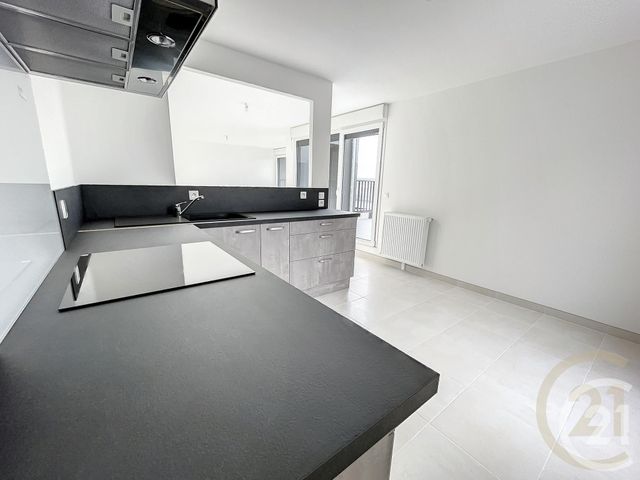 Appartement F4 à louer - 3 pièces - 78.1 m2 - LE MEE SUR SEINE - 77 - ILE-DE-FRANCE - Century 21 Cerim