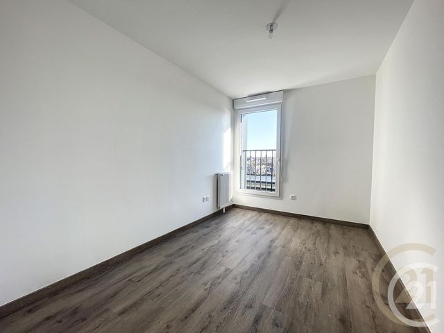 Appartement F4 à louer - 3 pièces - 78.1 m2 - LE MEE SUR SEINE - 77 - ILE-DE-FRANCE - Century 21 Cerim