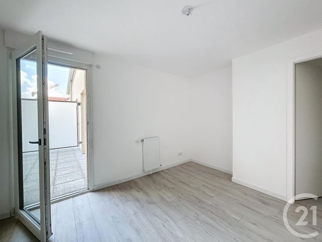 Appartement F2 à louer - 2 pièces - 41.5 m2 - DAMMARIE LES LYS - 77 - ILE-DE-FRANCE - Century 21 Cerim