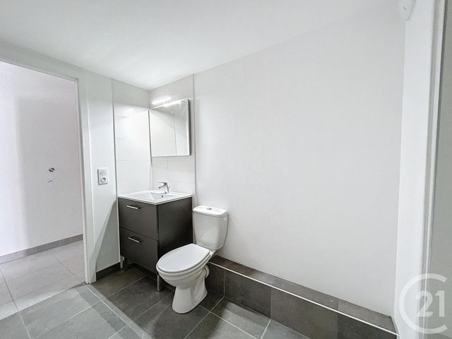 Appartement F2 à louer - 2 pièces - 41.5 m2 - DAMMARIE LES LYS - 77 - ILE-DE-FRANCE - Century 21 Cerim