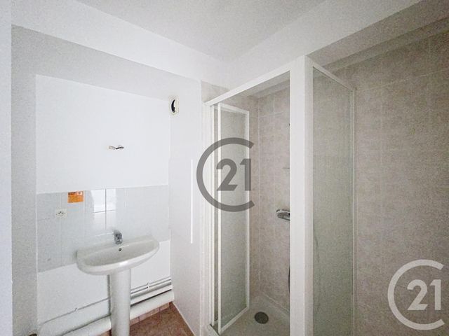 Appartement F3 à louer - 3 pièces - 64.6 m2 - MELUN - 77 - ILE-DE-FRANCE - Century 21 Cerim
