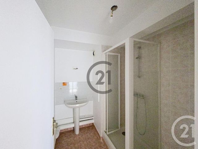 Appartement F3 à louer - 3 pièces - 64.6 m2 - MELUN - 77 - ILE-DE-FRANCE - Century 21 Cerim