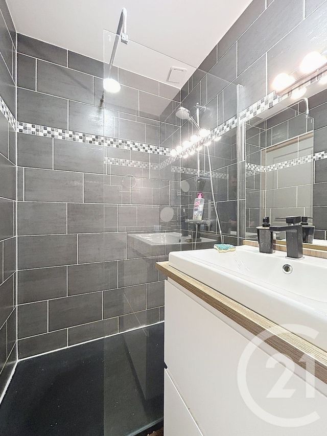 Appartement F2 à vendre - 2 pièces - 46.49 m2 - DAMMARIE LES LYS - 77 - ILE-DE-FRANCE - Century 21 Cerim