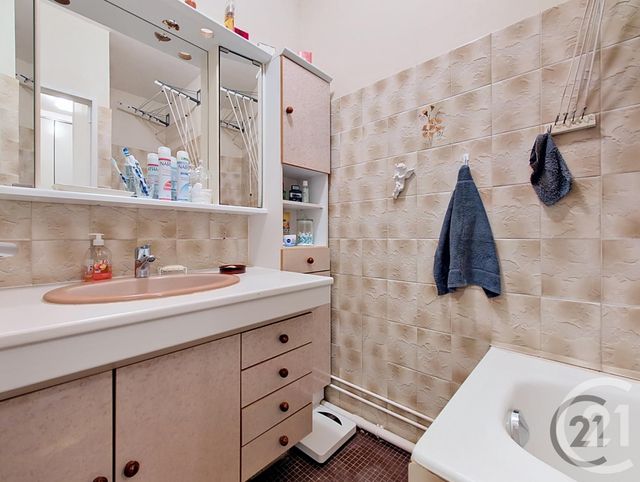 Appartement F2 à vendre - 2 pièces - 42.0 m2 - VAUX LE PENIL - 77 - ILE-DE-FRANCE - Century 21 Cerim