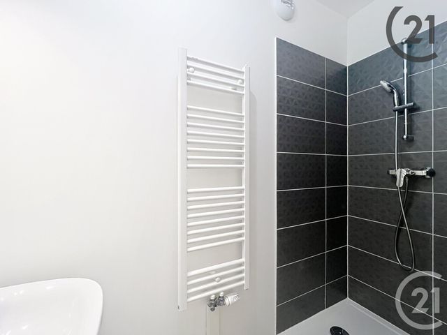 Appartement F4 à louer - 4 pièces - 83.6 m2 - MELUN - 77 - ILE-DE-FRANCE - Century 21 Cerim